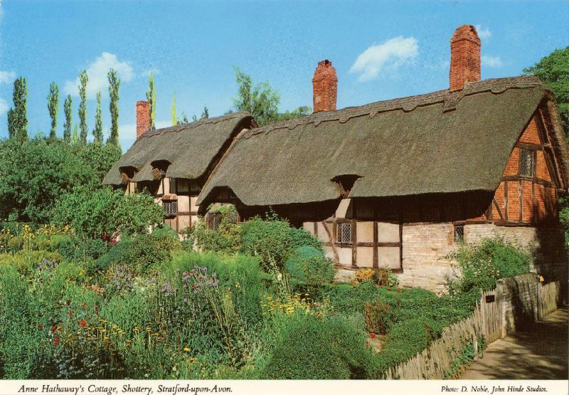 A photo of a thatched cottage